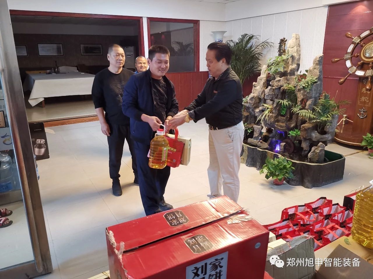 旭申智能裝備，操作機(jī)滾輪架，變位機(jī)
